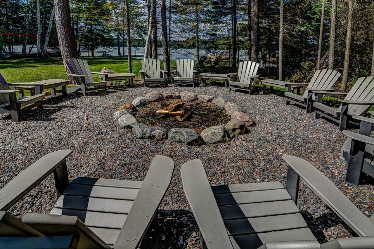 Whispering Pines Lodge: 9 Bedroom Eagle River Exterior photo