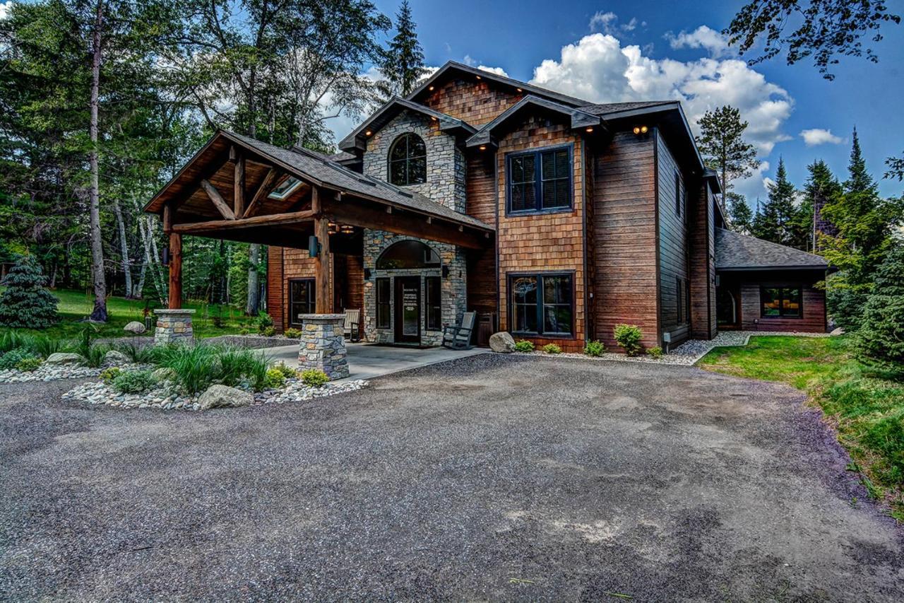 Whispering Pines Lodge: 9 Bedroom Eagle River Exterior photo